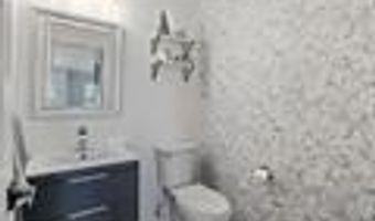 25 BAYSIDE Dr, Bayonne, NJ 07002