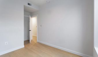 733 8TH St SE 02, Washington, DC 20003