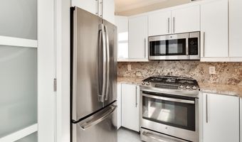 7111 WOODMONT Ave 602, Bethesda, MD 20815
