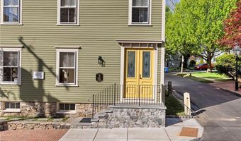 18 Barney St 3, Newport, RI 02840