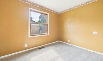 1727 Oakwood Dr, Anderson, IN 46011