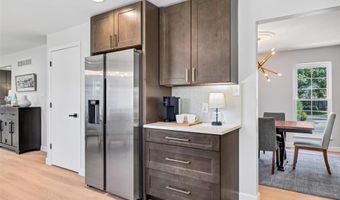 339 Oakleigh Woods Dr, Ballwin, MO 63011