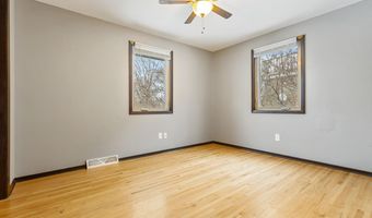 704 S Harrison St, Aberdeen, SD 57401