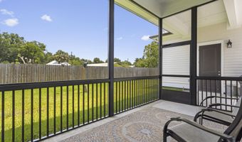 205 Caron Ln, Bay St. Louis, MS 39520