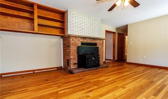 16 Pennsylvania Ave, Jamestown, RI 02835