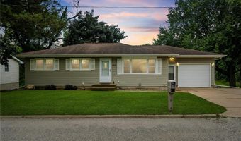 413 E 5th St, Anamosa, IA 52205