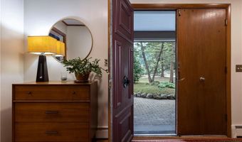 165 Kent Dr, East Greenwich, RI 02818
