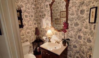 250 Weatherly Dr, Baxley, GA 31513