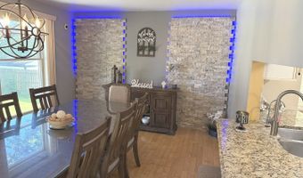 1525 Teri Ln, Algonquin, IL 60102