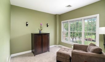 6 Sleepy Hollow Ct, Allentown, NJ 08501