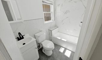 12 W 10TH St, Bayonne, NJ 07002