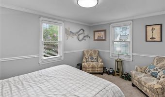82 Vera St, Warwick, RI 02886