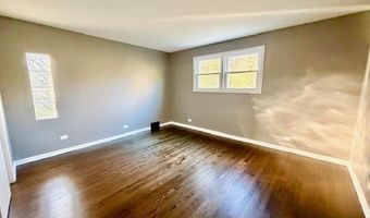 22 W070 Byron Ave, Addison, IL 60101