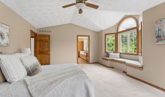 W2880 OAKRIDGE Drive, Appleton, WI 54915
