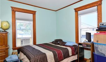 1 Arnold Ave, Newport, RI 02840