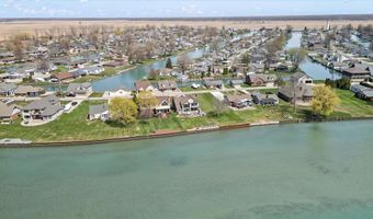 8115 Colony Dr, Algonac, MI 48001