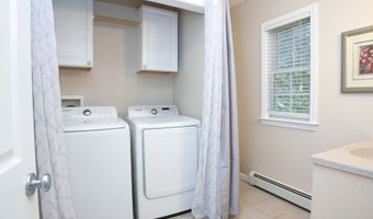 15 Rockledge Ln, Canton, CT 06019