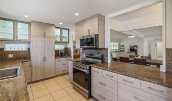 676 Mokapu Rd, Kailua, HI 96734
