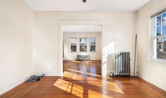 130 Wollaston St, Cranston, RI 02910