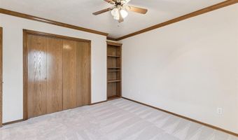 506 Fieldcrest Dr, Chickasha, OK 73018