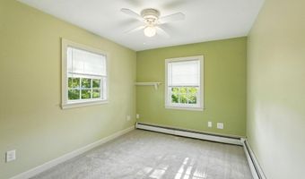 124 Pomeroy Ln, Amherst, MA 01002