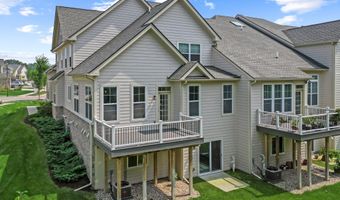 3048 N Spurway Dr, Ann Arbor, MI 48105