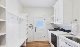 616 2nd St, Bentonville, AR 72712