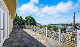 1107 Las Flores Dr, Carlsbad, CA 92008