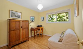 5929 AVON Dr, Bethesda, MD 20814