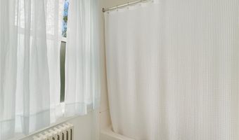 53 Warner St, Newport, RI 02840