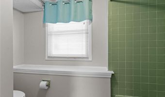 25 High St, Warwick, RI 02886