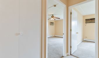 300 W FULLERTON Ave 102, Addison, IL 60101