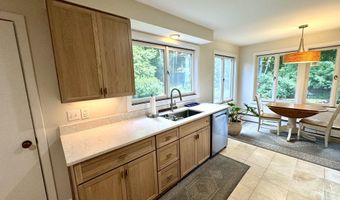 281 Clyde Rd, Bangor, ME 04401