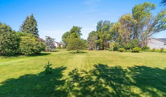 1900 E ORCHARD BLOSSOM Dr, Appleton, WI 54915