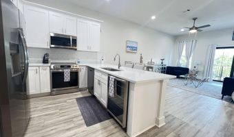 124 Court St 303, Bay St. Louis, MS 39520