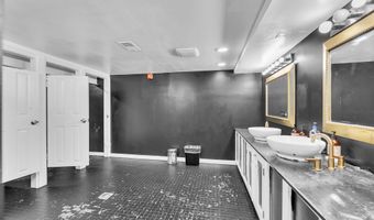 518 CHARLES N, Baltimore, MD 21201