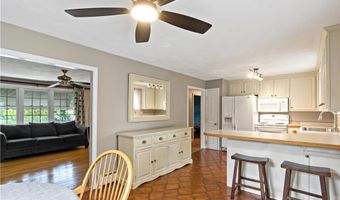 28 Eveready Ave, Bristol, RI 02809