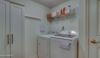 56 W Aspen Way, Aberdeen, NJ 07747