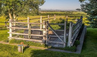 390 Hayrake Ln, Bozeman, MT 59715