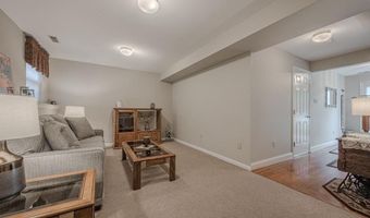 12 BARCLAY Dr, Hockessin, DE 19707