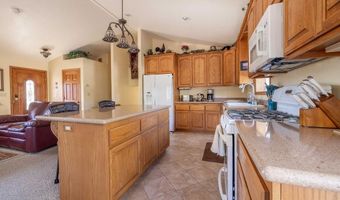 43942 Rainbow Ln, Angelus Oaks, CA 92305