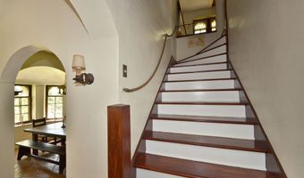 7 Old Depot Rd, Chester, CT 06412