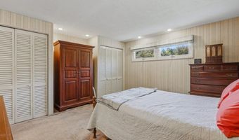 35 Dorchester Ln, Branford, CT 06405