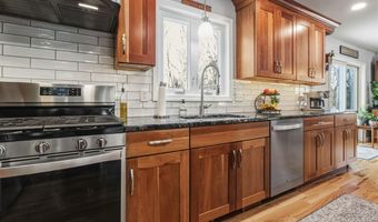 9 Mosher Dr, Brookline, NH 03033