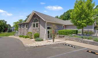 22 Smoke Rise Ln, Bedminster, NJ 07921
