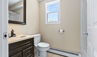 69 Hale St 1, Beverly, MA 01915