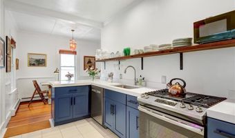 24 Hunter Ave, Newport, RI 02840