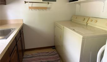 1432 Regency Ln, Albert Lea, MN 56007