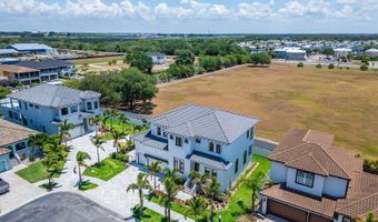 517 Treviso Dr, Apollo Beach, FL 33572