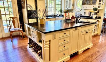 89 Chestnut Hill Rd, Amherst, NH 03031